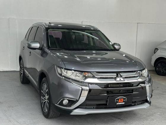 MITSUBISHI OUTLANDER 2.0 COMFORT 16V GASOLINA 4P AUTOMÁTICO MITSUBISHI OUTLANDER 2.0 COMFORT 16V GASOLINA 4P AUTOMÁTICO
